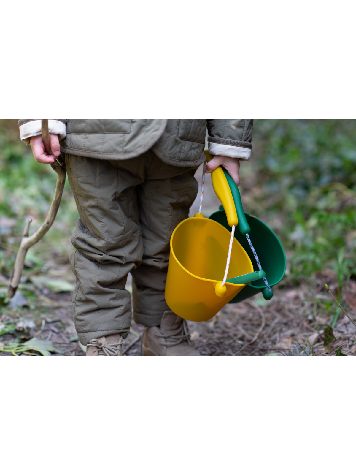 Składane wiaderko do wody i piasku Scrunch Bucket - Wiśniowy