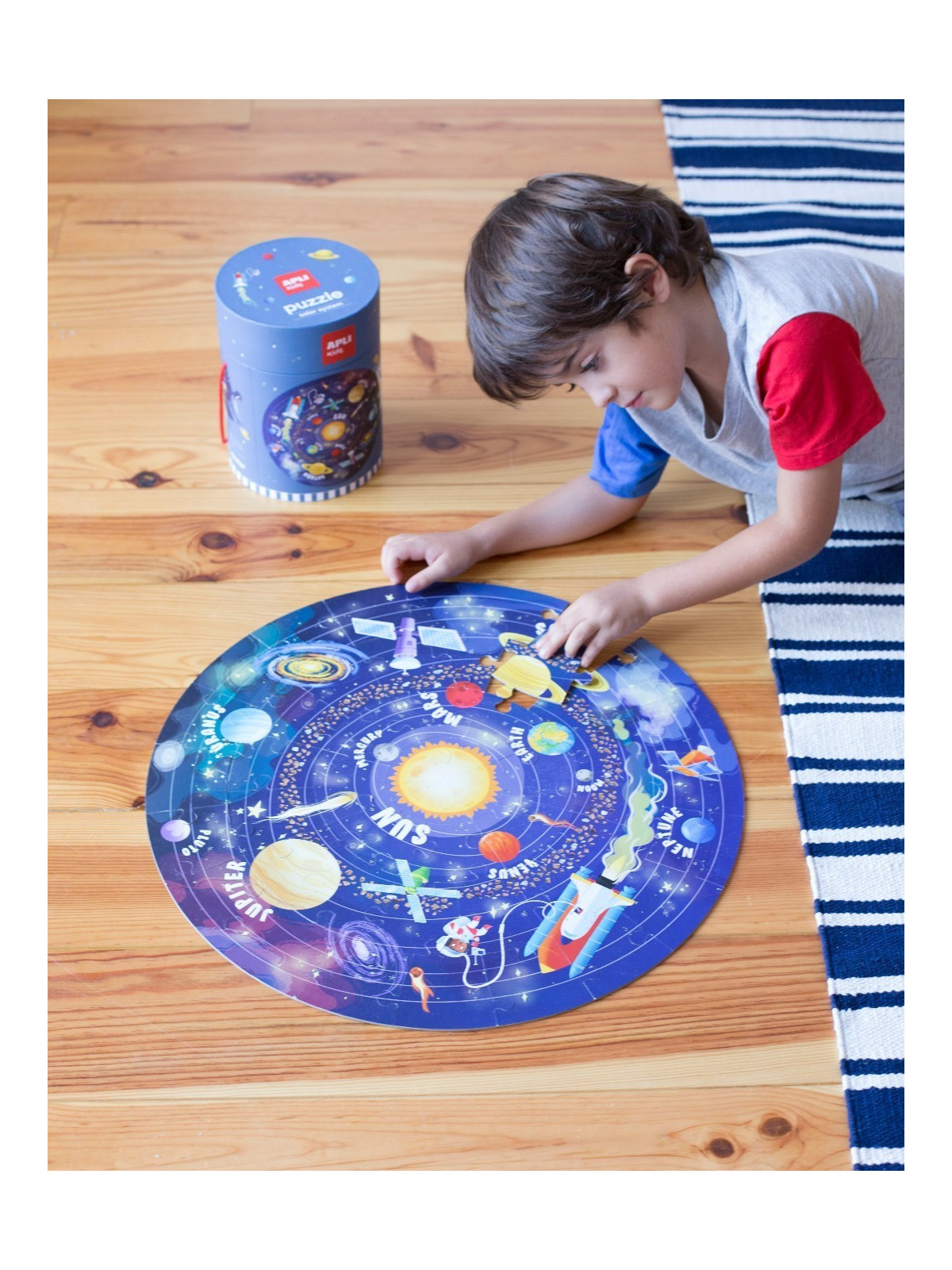 Puzzle okrągłe w tubie Apli Kids - Układ Słoneczny 5+