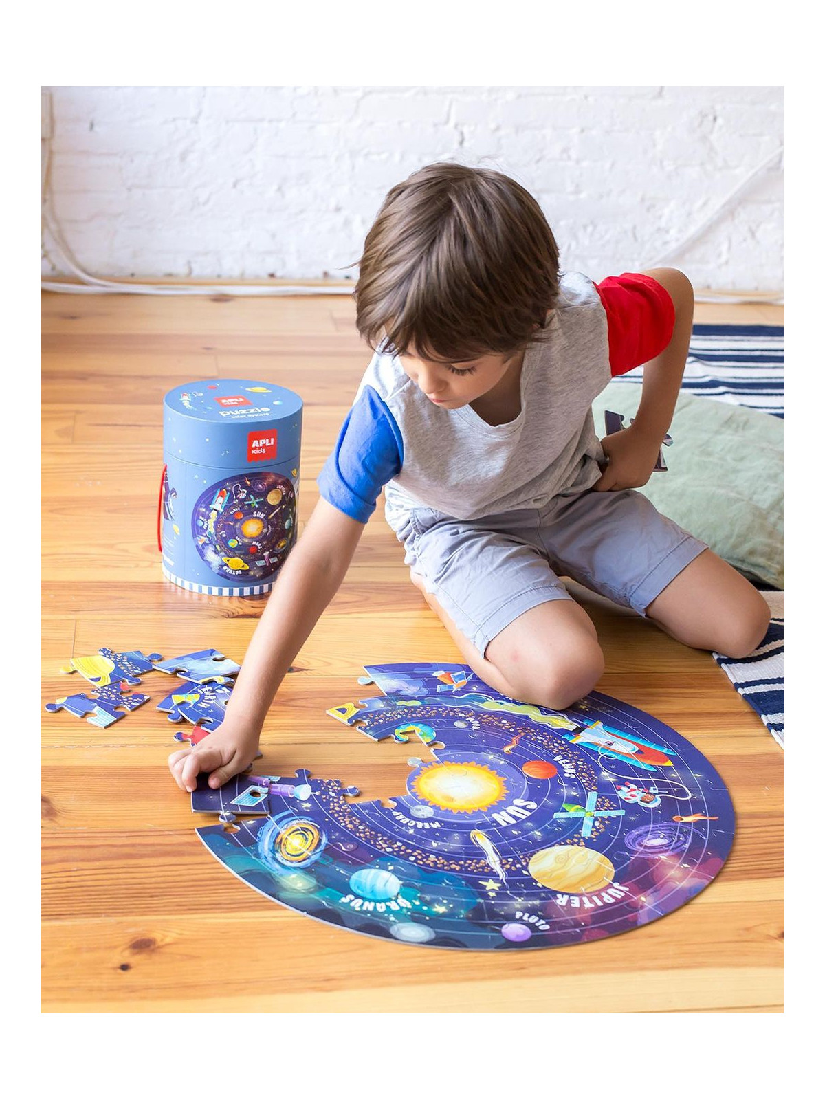 Puzzle okrągłe w tubie Apli Kids - Układ Słoneczny 5+