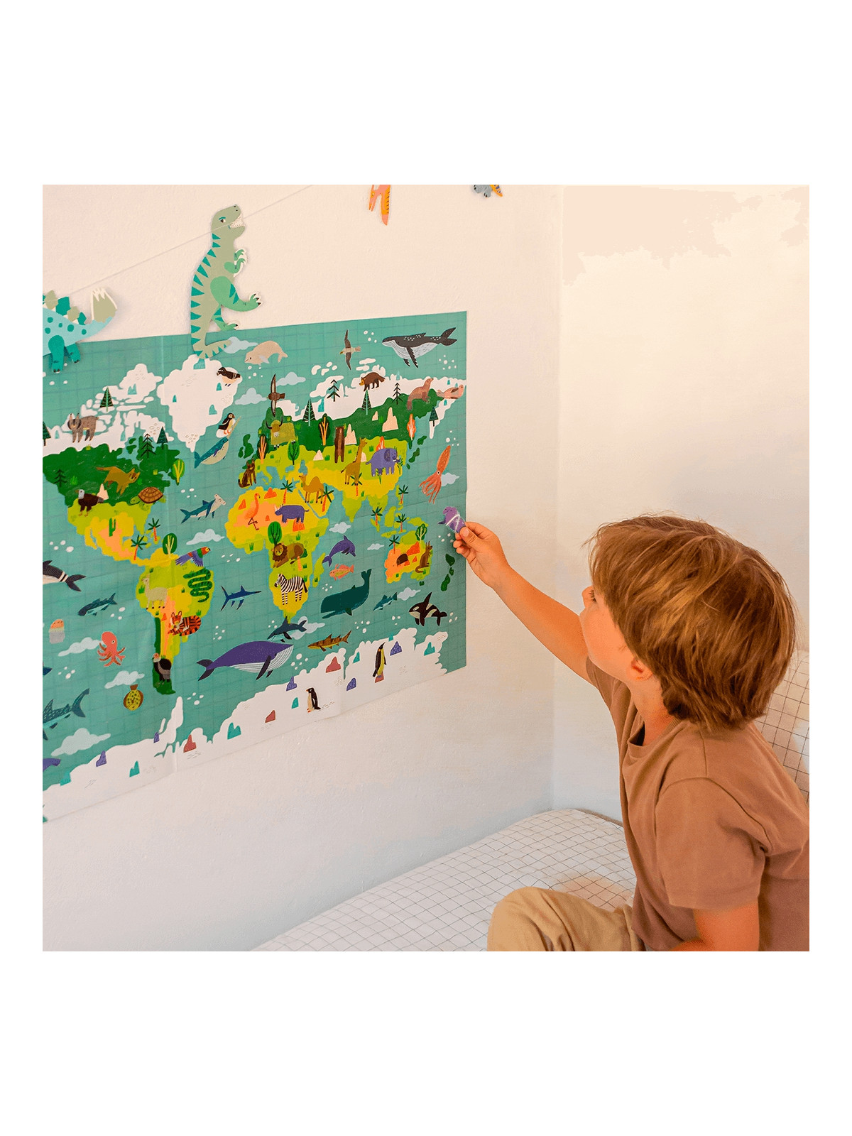 Plakat z naklejkami Apli Kids - Mapa Świata